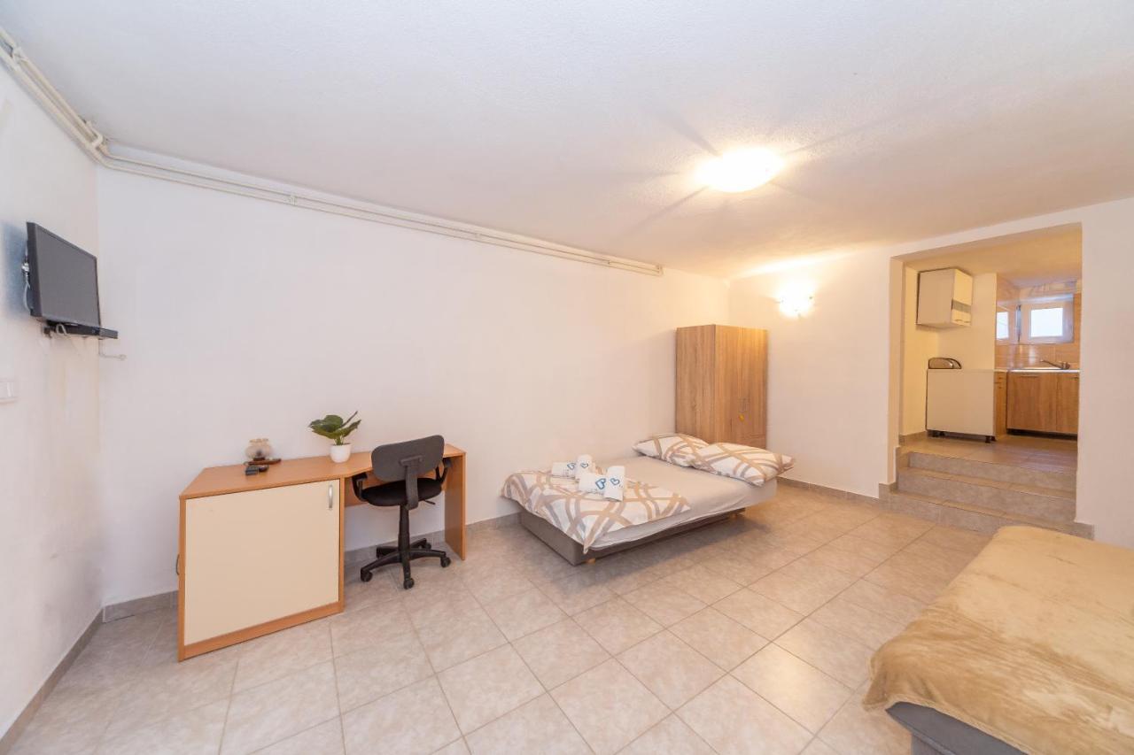 Apartmani Dada Biograd Na Moru Exterior foto