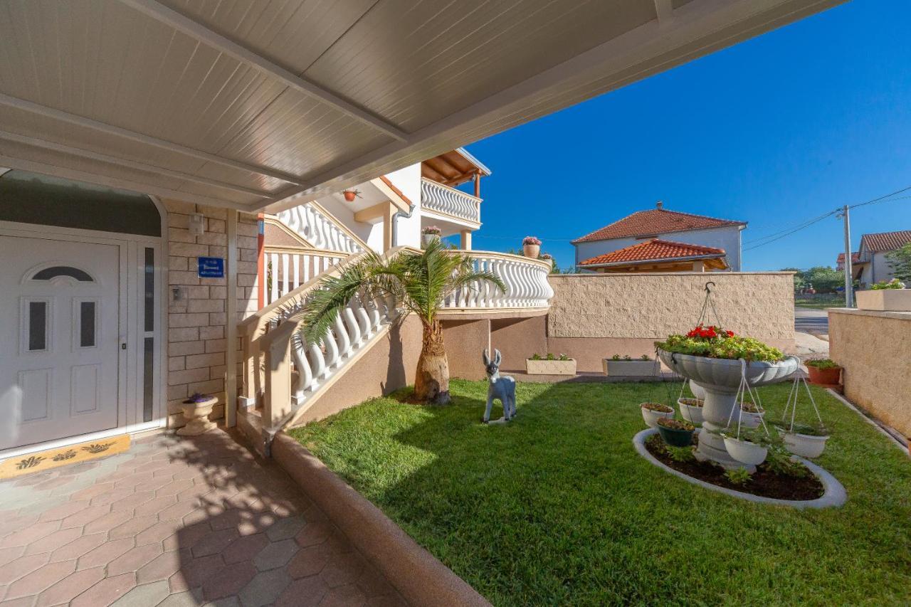 Apartmani Dada Biograd Na Moru Exterior foto